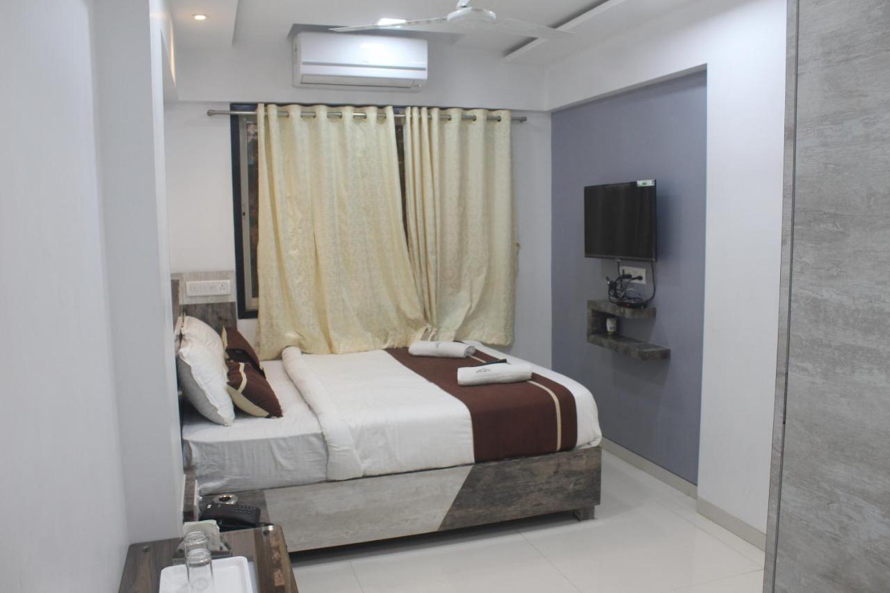Hotel Park Inn Andheri West Мумбаи Экстерьер фото