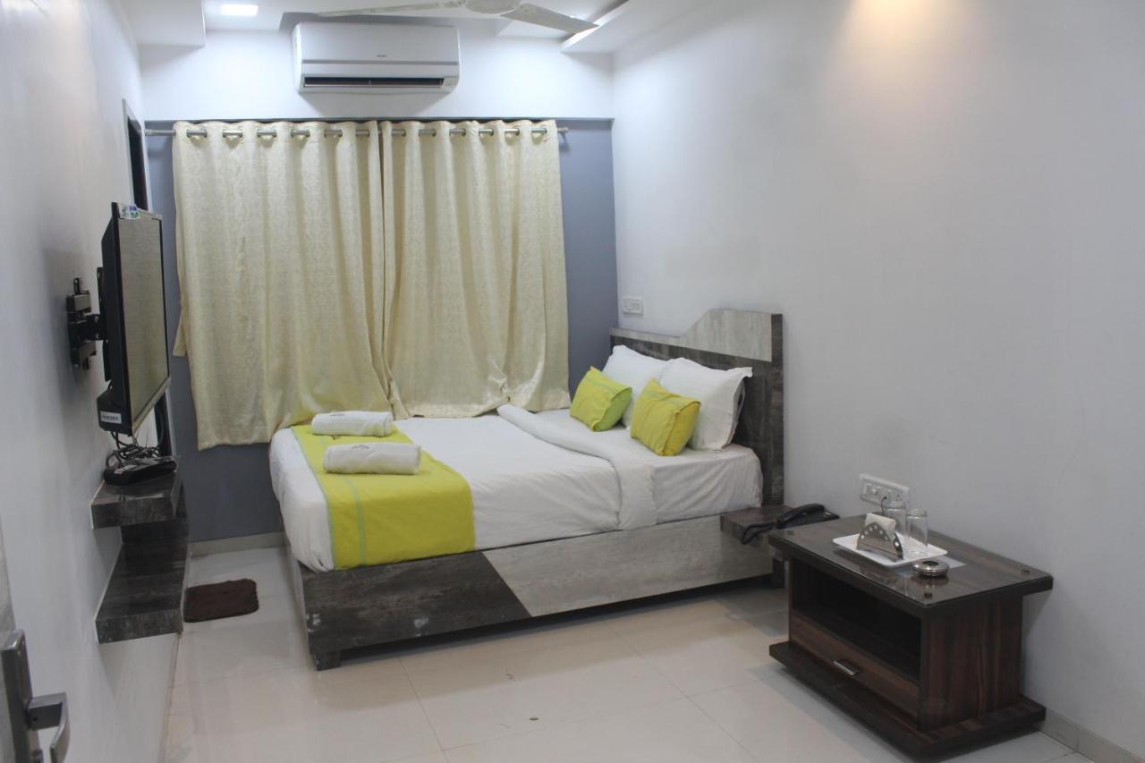 Hotel Park Inn Andheri West Мумбаи Экстерьер фото