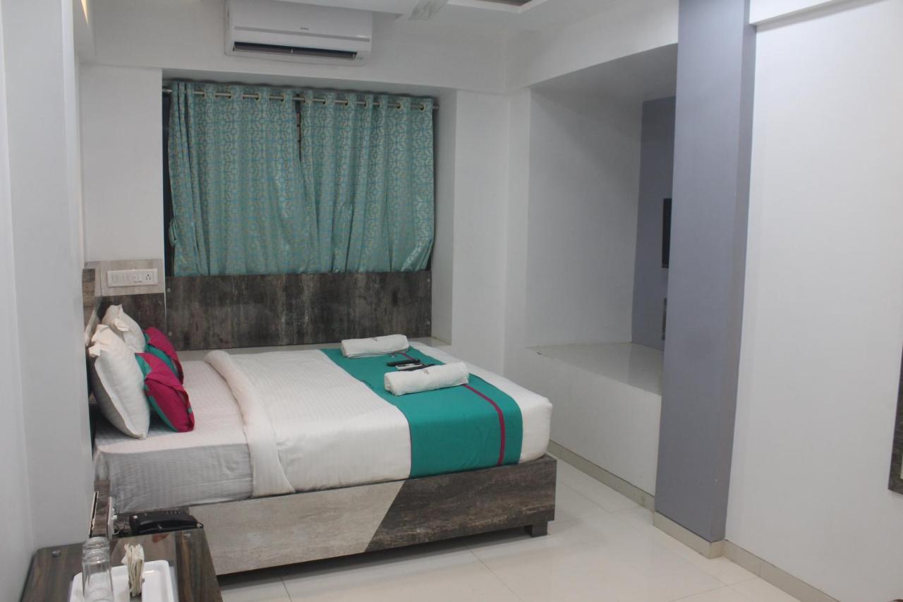 Hotel Park Inn Andheri West Мумбаи Экстерьер фото